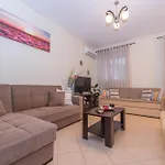 Mira Apartment
